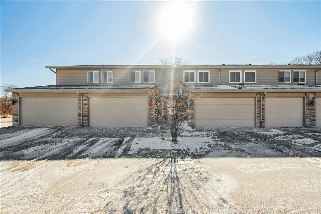 1718 Applewood Pl NE, Cedar Rapids, Iowa 52402 – Property Featured Image