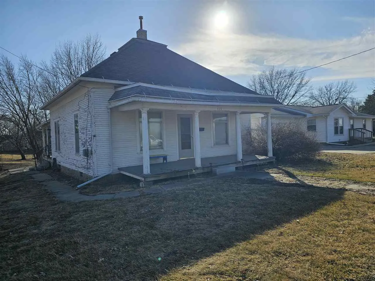 419 W Jackson St, Sigourney, Iowa 52591 – Property Featured Image