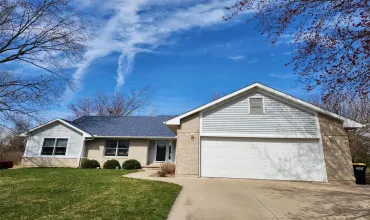Hiawatha, Iowa 52233, Residential, Sale, MLS #2602264