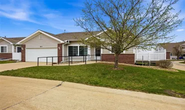 Great end condo unit in great location