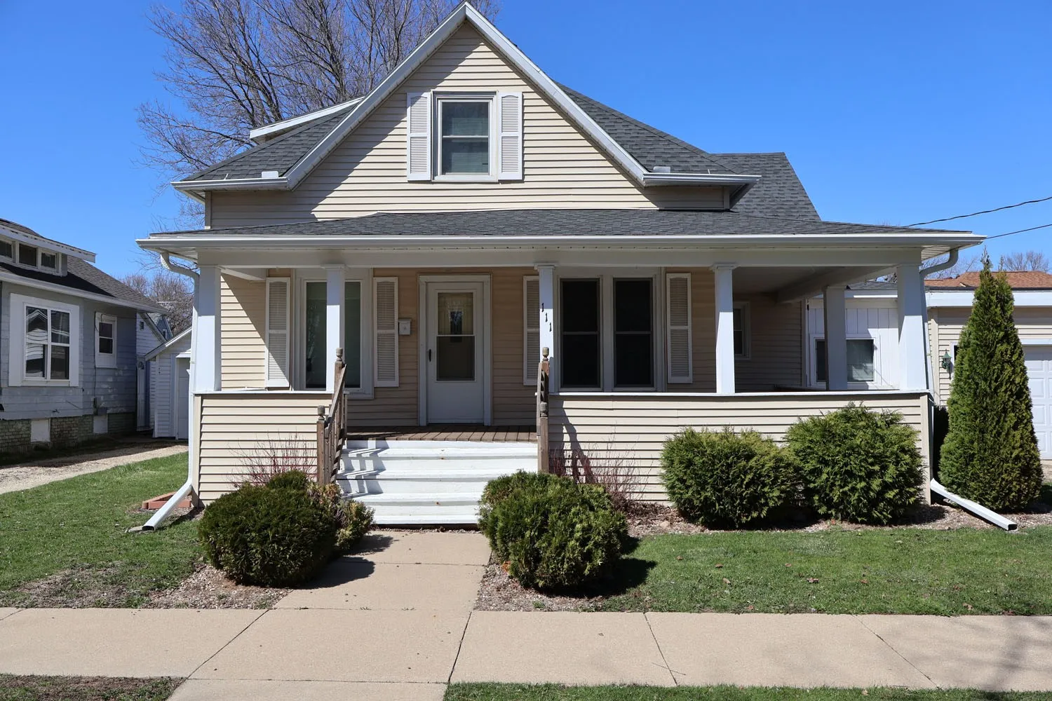 111 1st Street NW, Oelwein, Iowa 50662 – Property Featured Image