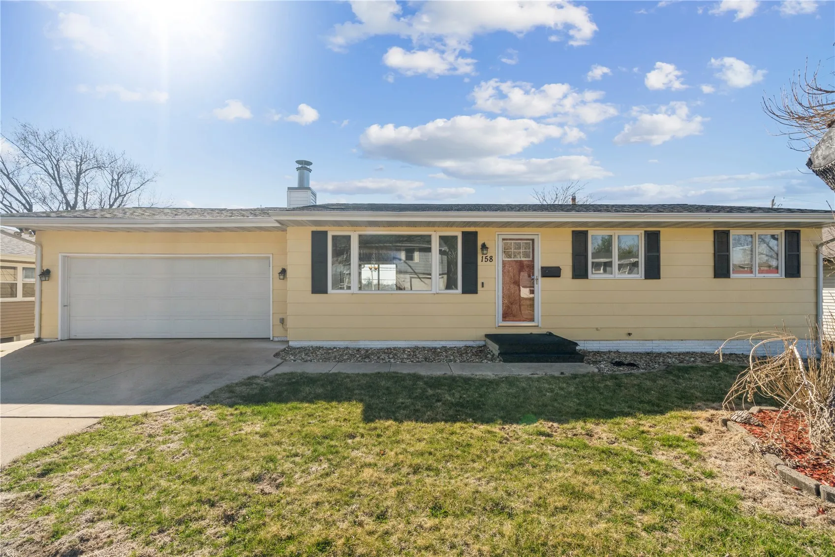 158 32nd St NW, Cedar Rapids, Iowa 52405 – Property Featured Image