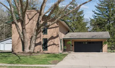Iowa City, Iowa 52245, Residential, Sale, MLS #2602451