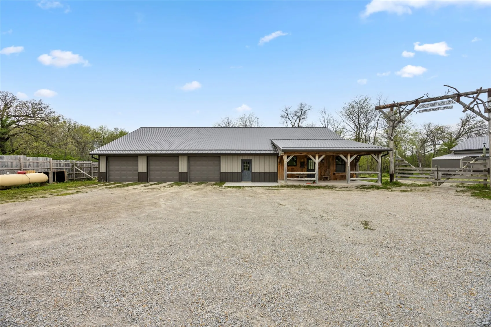 2527 61st Street Lane Unit 1, Vinton, Iowa 52349 – Property Featured Image