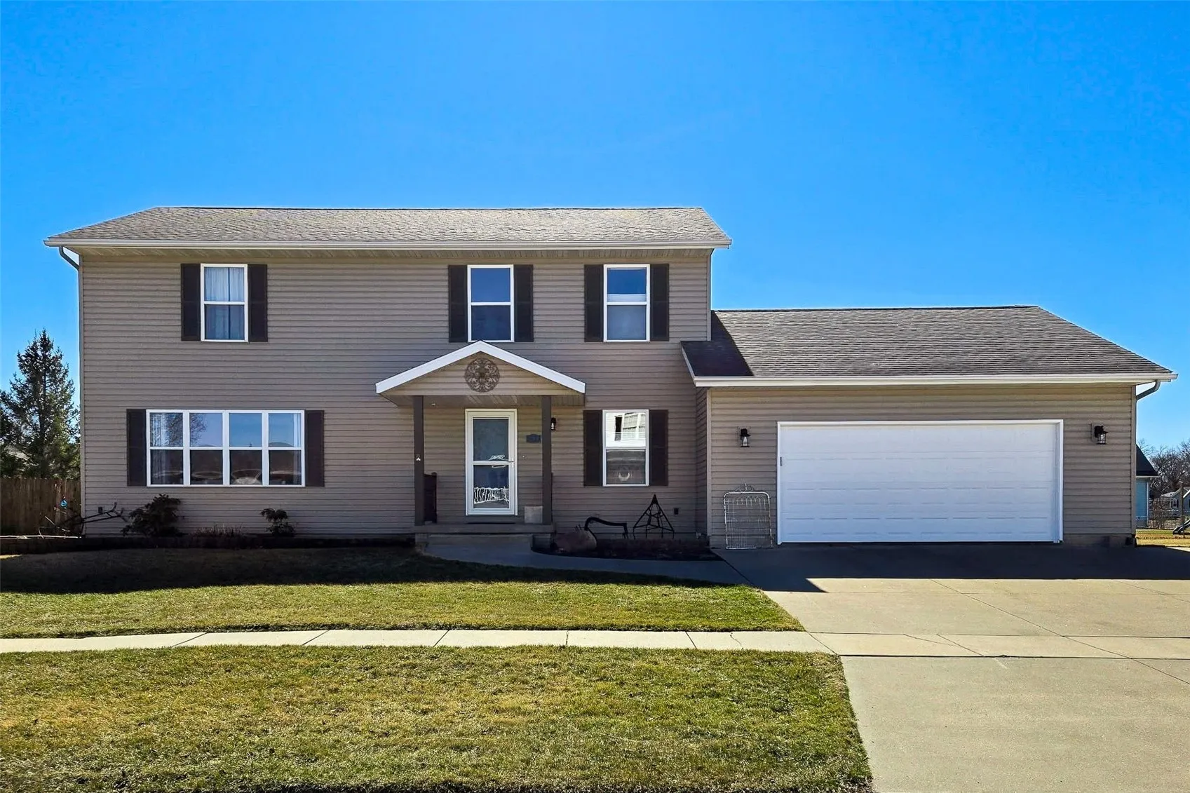 214 Donald Dr, Alburnett, Iowa 52202 – Property Featured Image