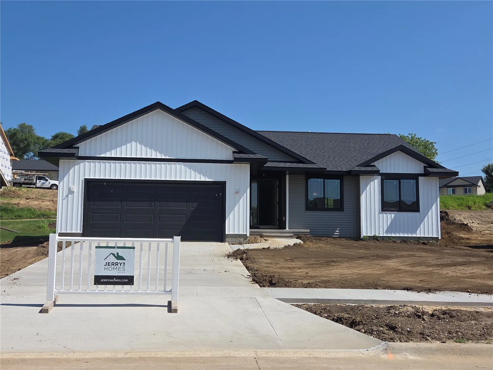 1820 Shady Grove Road SW, Cedar Rapids, Iowa 52404 – Property Featured Image