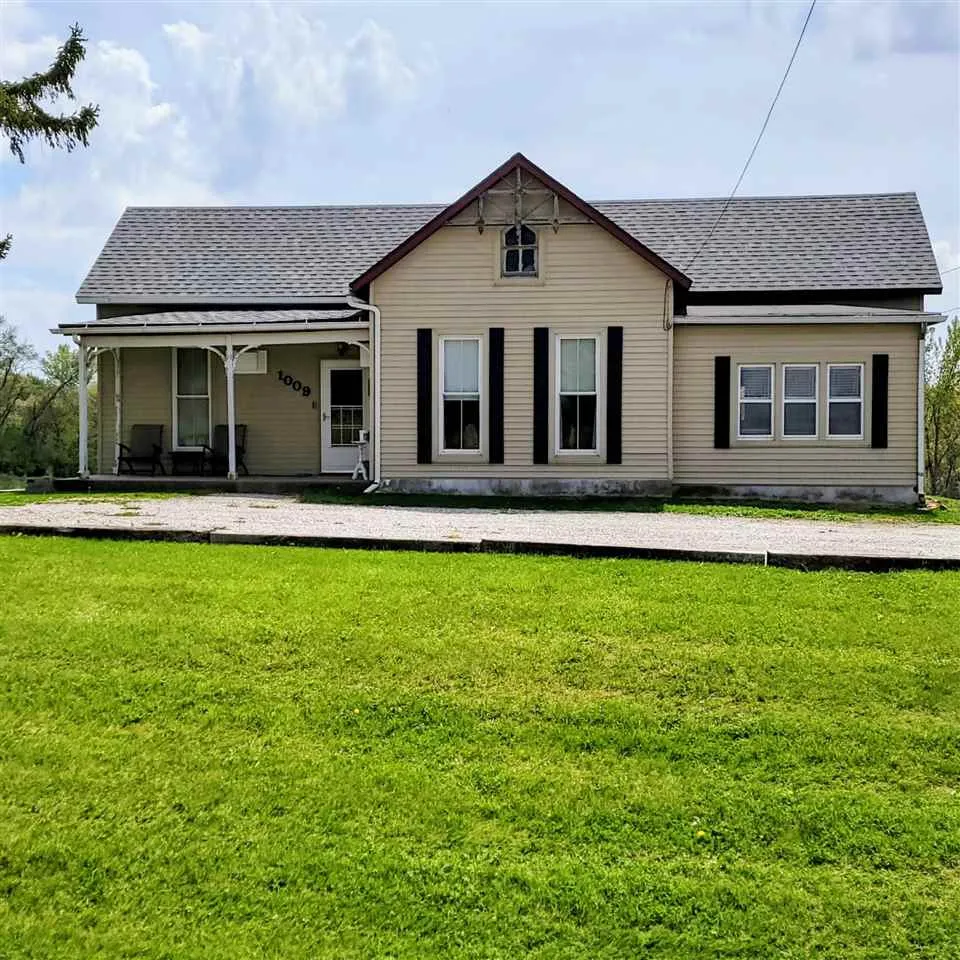 1009 W Jackson, Sigourney, Iowa 52591 – Property Featured Image