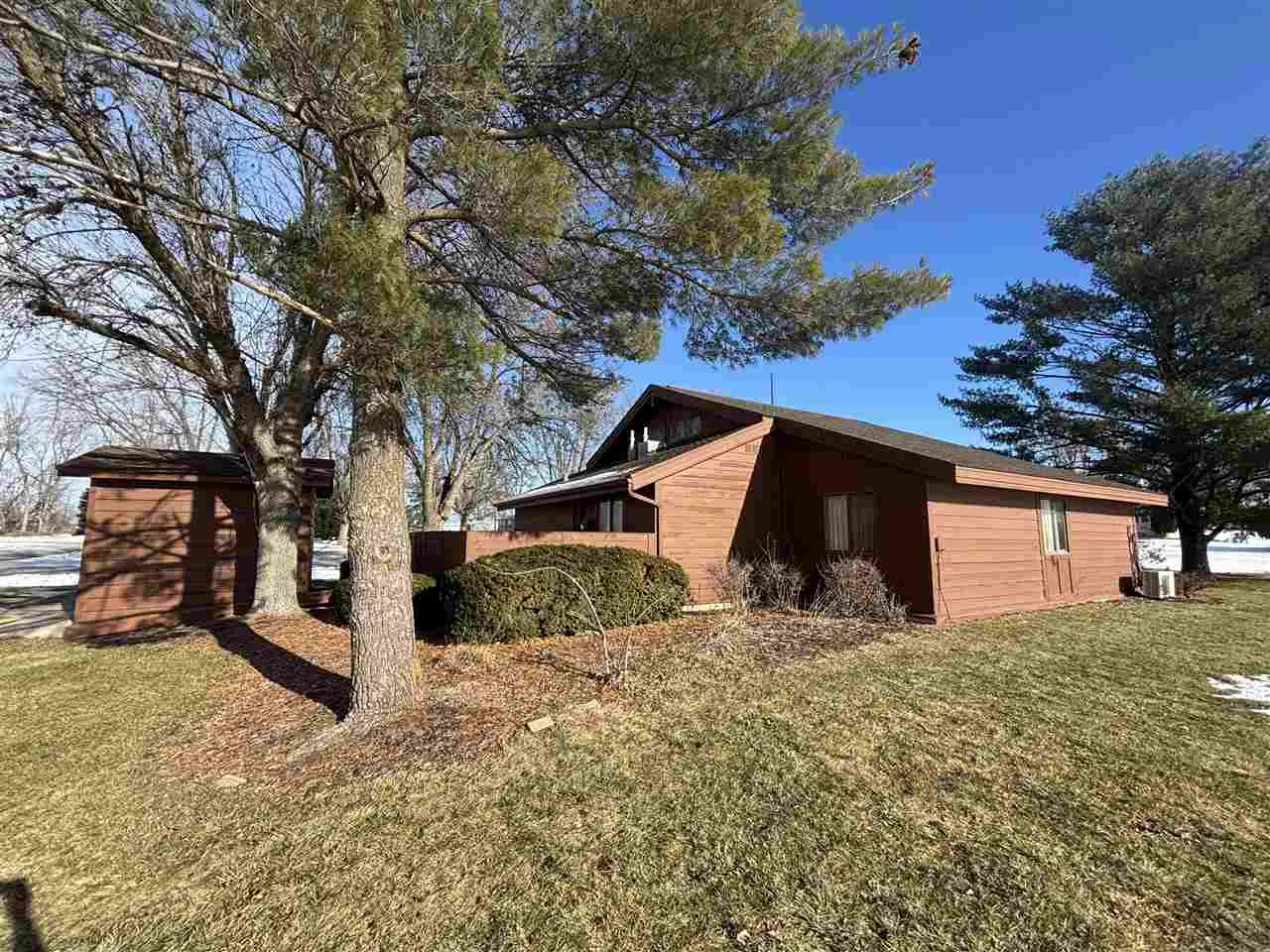 1514 1st Avenue, Belle Plaine, Iowa 52208 – Property Featured Image