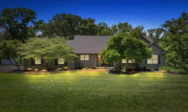 Solon, Iowa 52333-8985, Residential, Sale, MLS #202603672