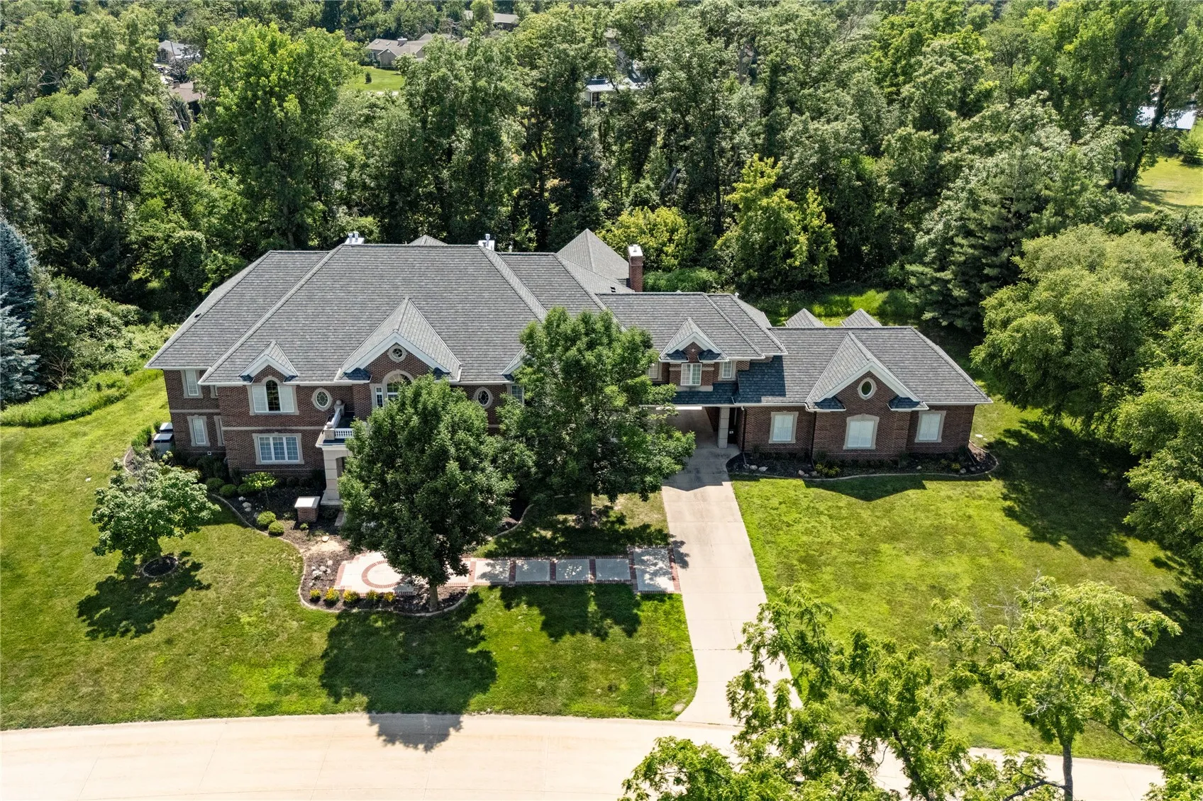 2610 Diamondwood Drive, Cedar Rapids, Iowa 52403 – Property Featured Image