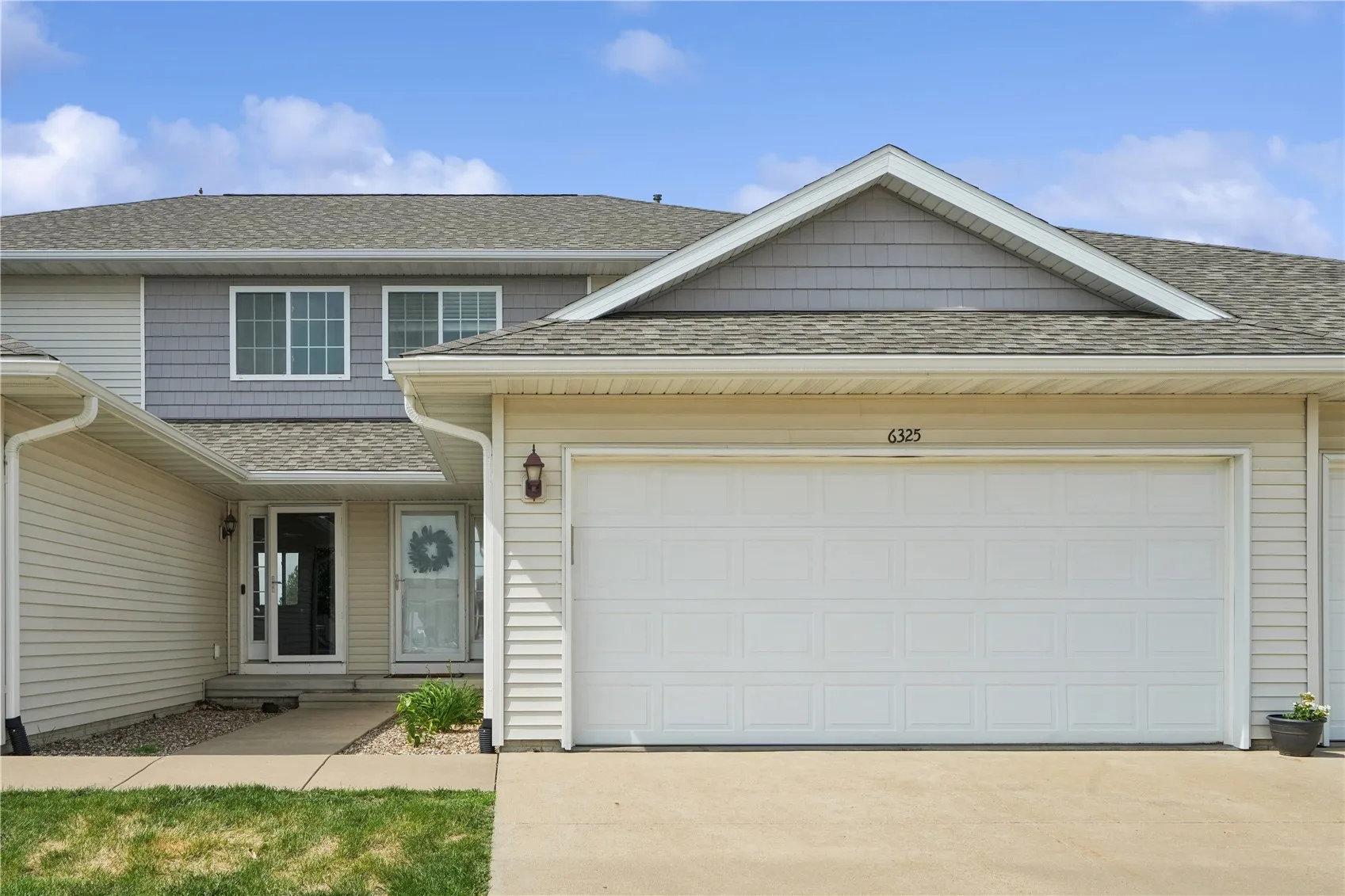 6325 Muirfield Dr SW, Cedar Rapids, Iowa 52404 – Property Featured Image