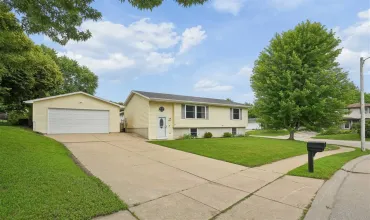 Davenport, Iowa 52806, Residential, Sale, MLS #202604021