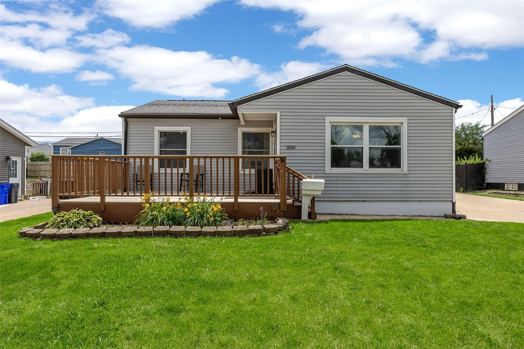 5515 Cedar Drive NW, Cedar Rapids, Iowa 52405 – Property Featured Image