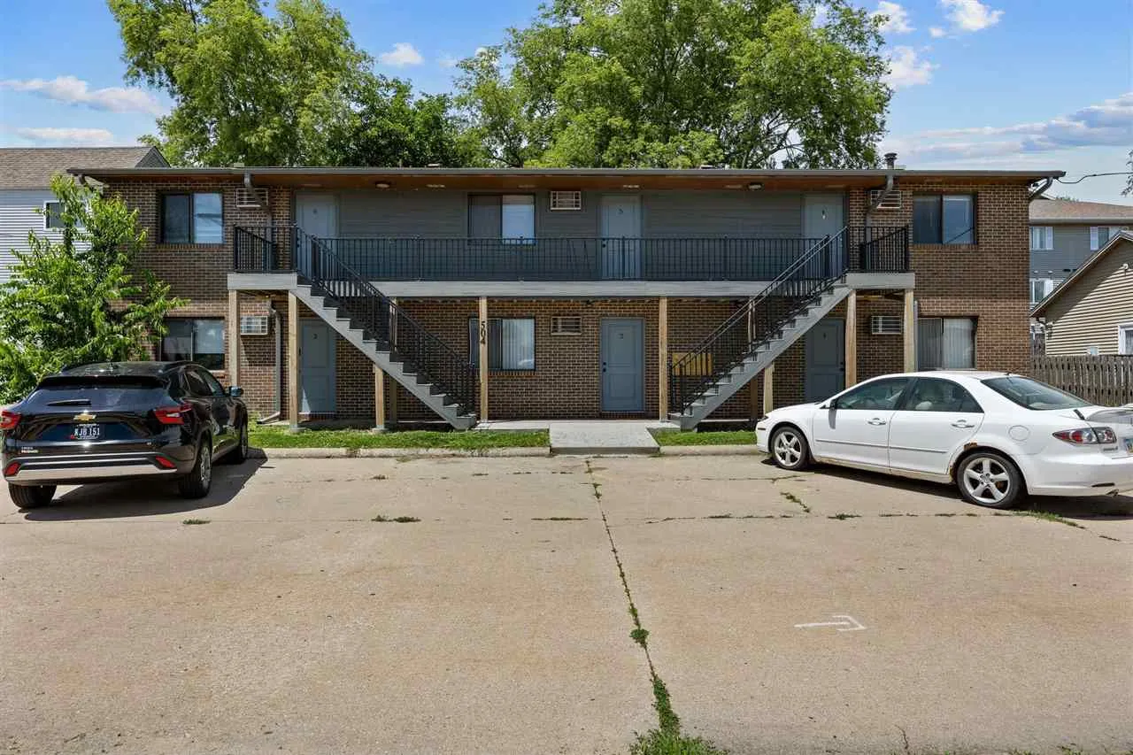 504 2nd Ave, Coralville, Iowa 52241 – Property Featured Image