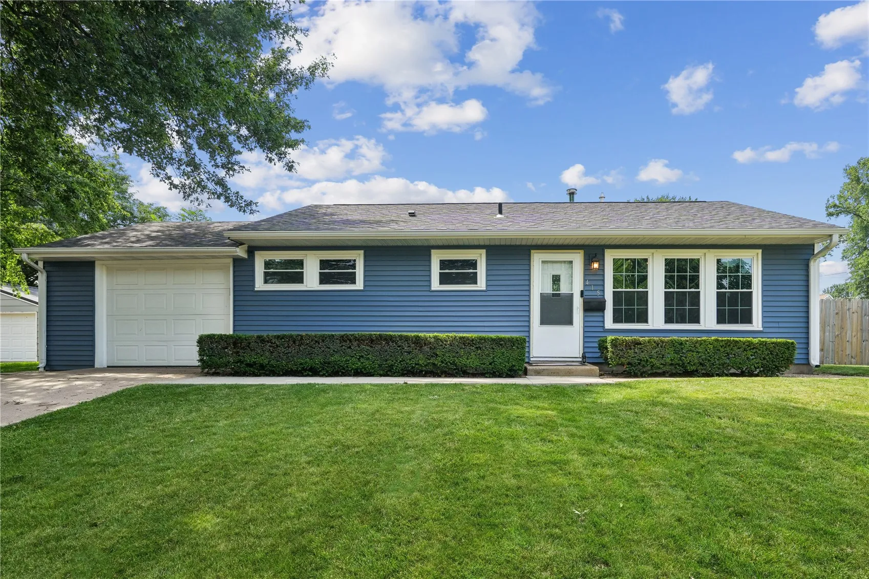 415 Linwood Street SW, Cedar Rapids, Iowa 52404 – Property Featured Image