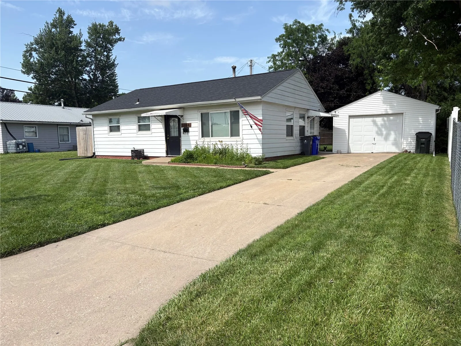 1104 16th Street SW, Cedar Rapids, Iowa 52404 – Property Featured Image