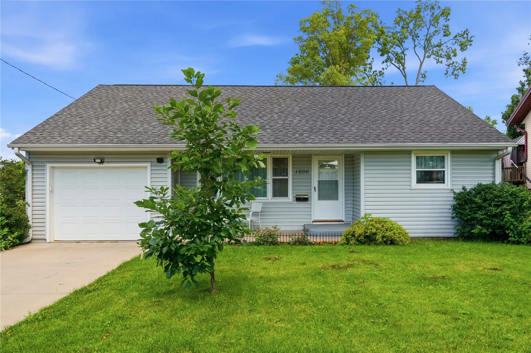 1606 Maplewood Drive NE, Cedar Rapids, Iowa 52402 – Property Featured Image