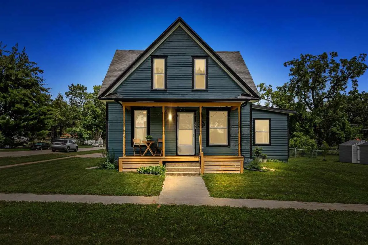 160 N George St, North Liberty, Iowa 52317 – Property Featured Image
