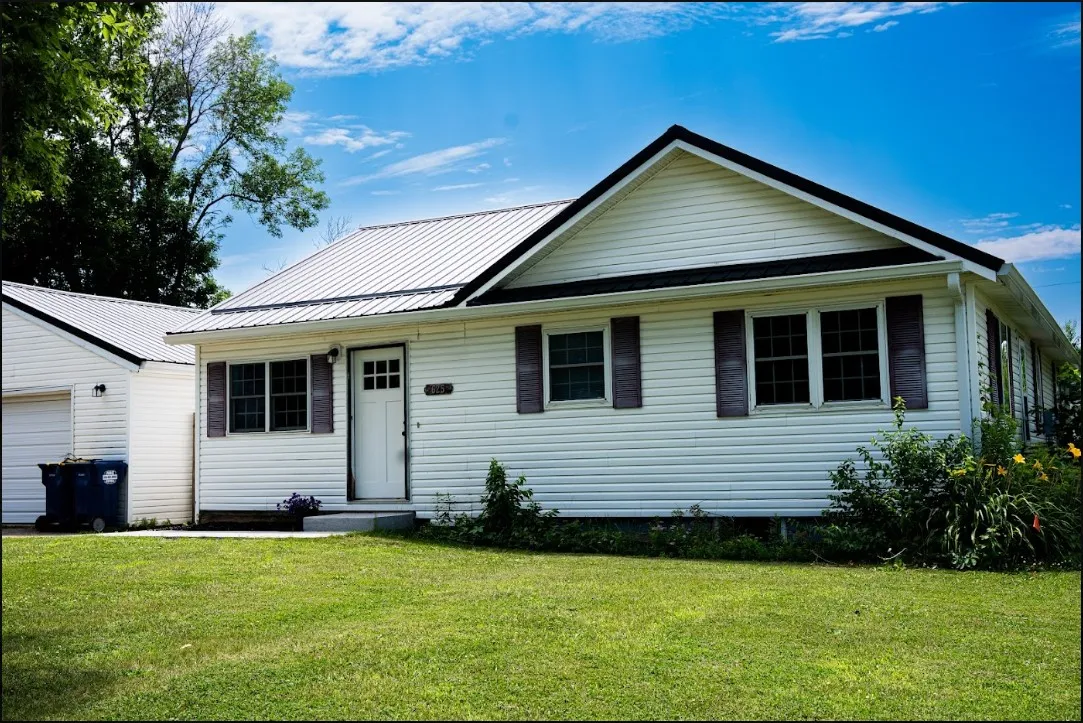 625 Freeseway Drive, Robins, Iowa 52328 – Property Featured Image