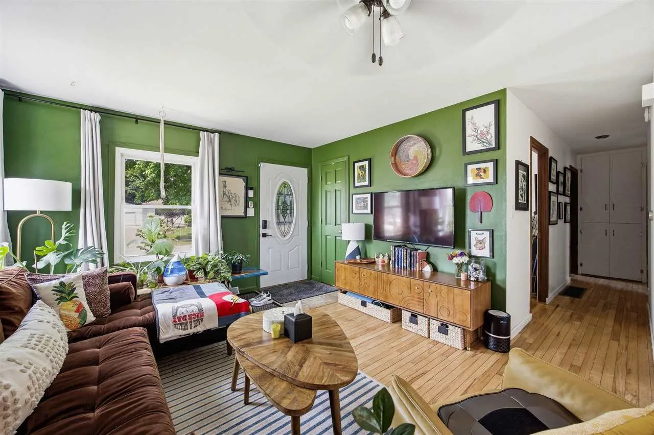 191 Carter St NW, Cedar Rapids, Iowa 52405 – Property Featured Image