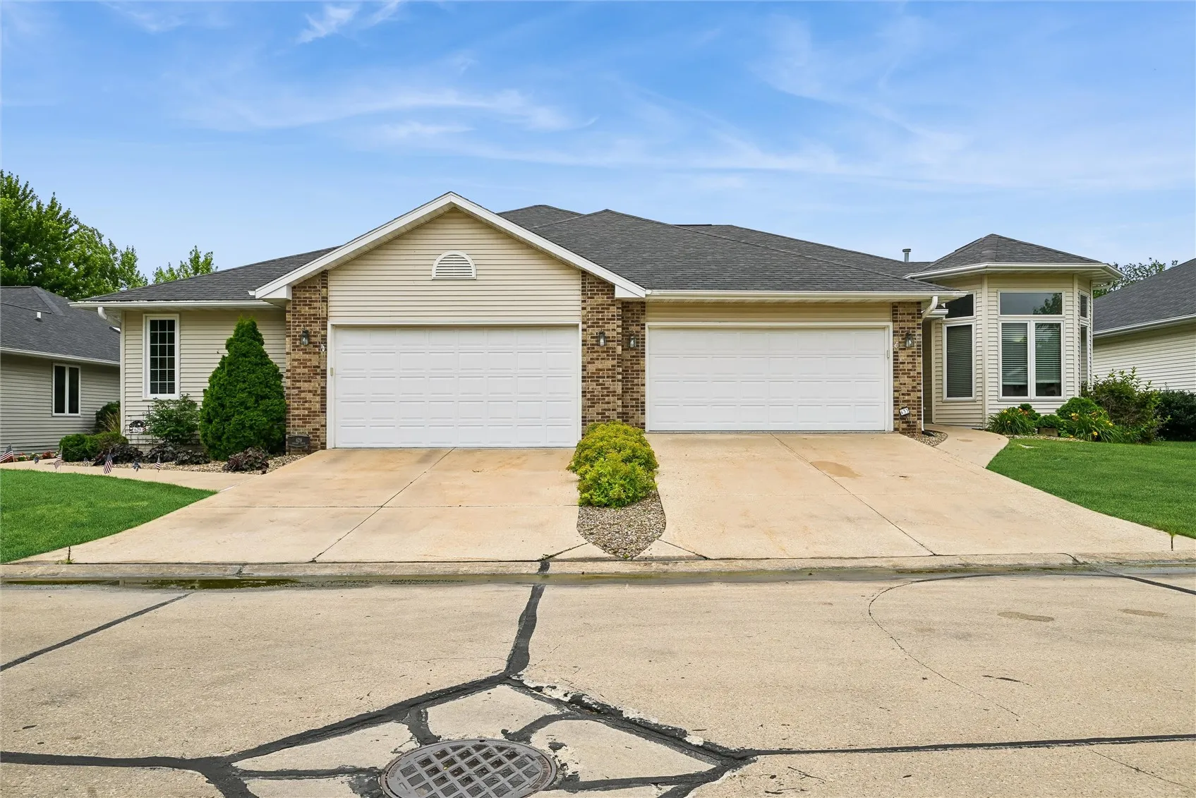 633 Tiffany Drive NE, Cedar Rapids, Iowa 52402 – Property Featured Image