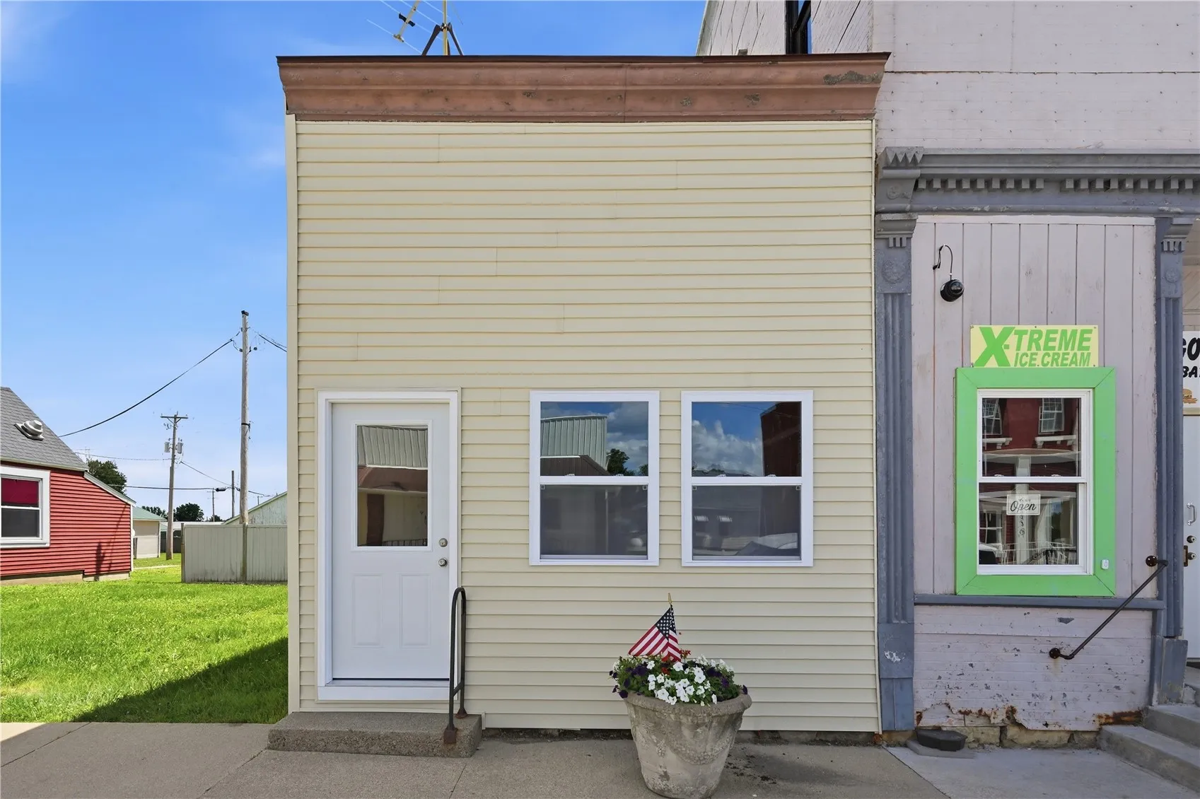 511 Main Street, Lowden, Iowa 52255 – Property Featured Image