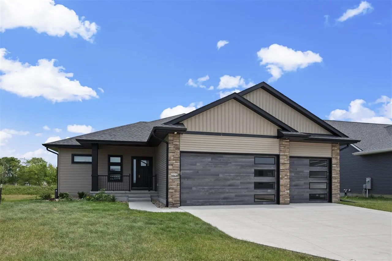 1060 Harrison St, North Liberty, Iowa 52317 – Property Featured Image