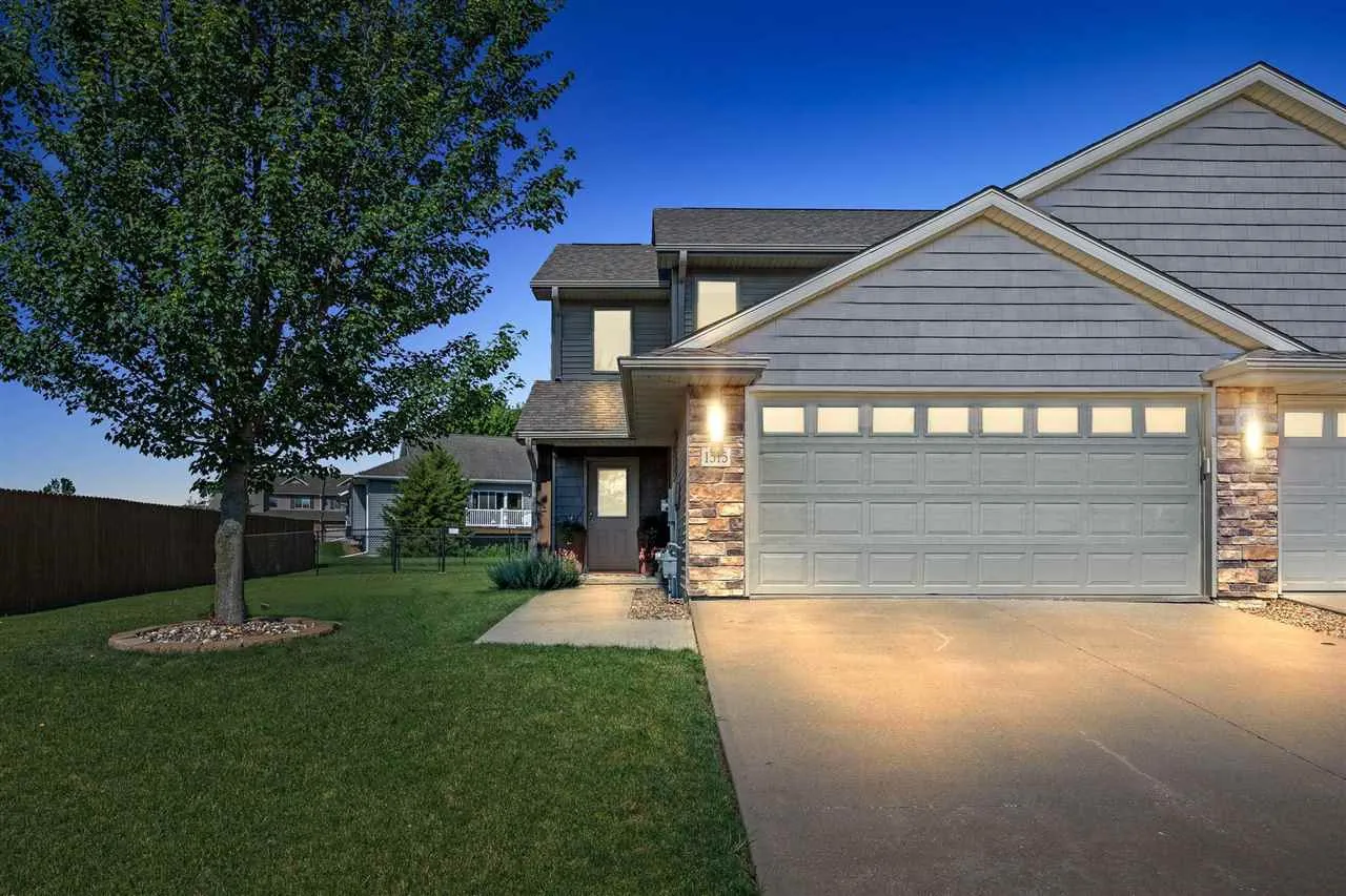 1515 Cedar Springs Dr, North Liberty, Iowa 52317 – Property Featured Image