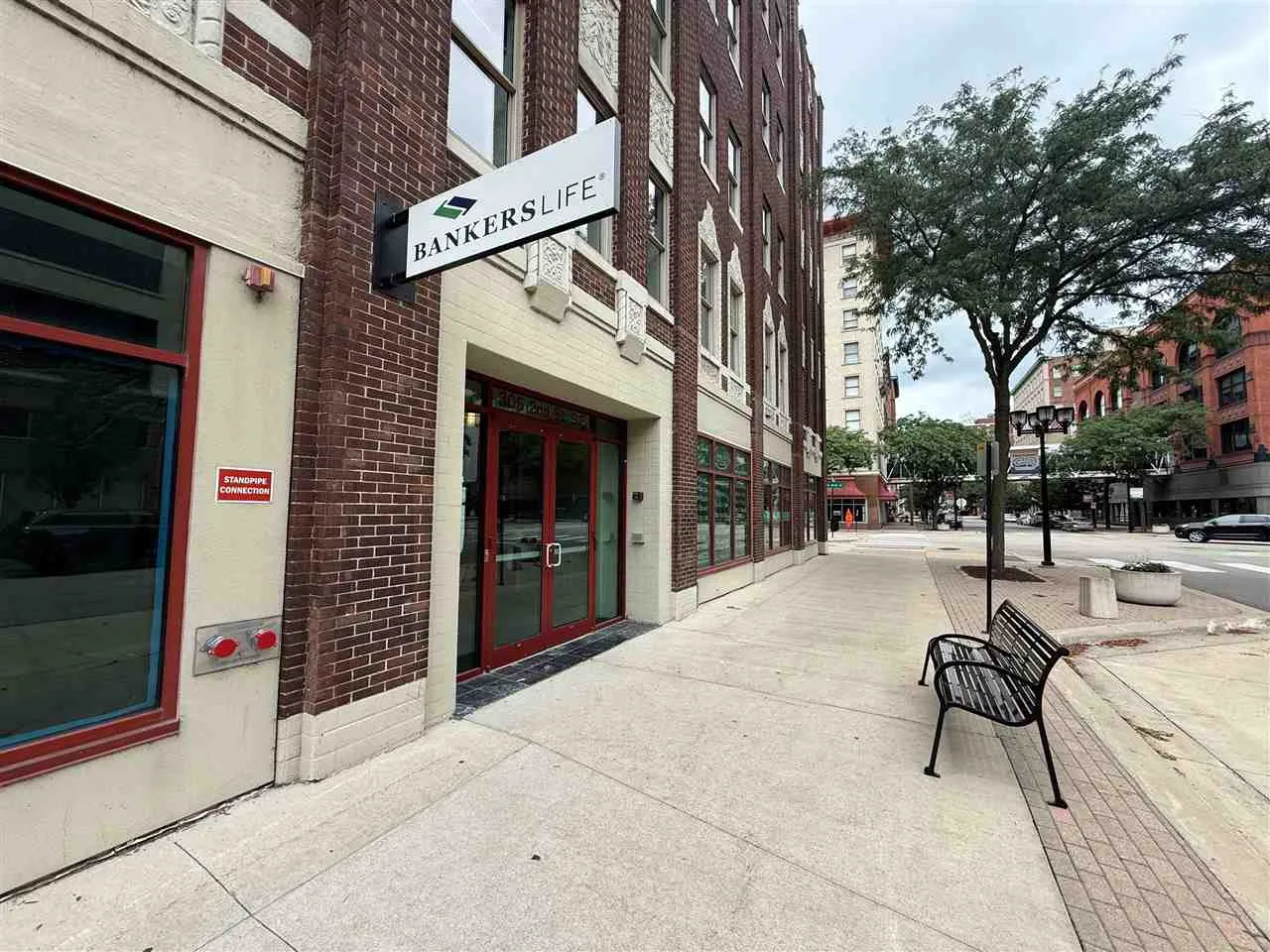 305 2nd Street SE Unit 300, Cedar Rapids, Iowa 52401 – Property Featured Image