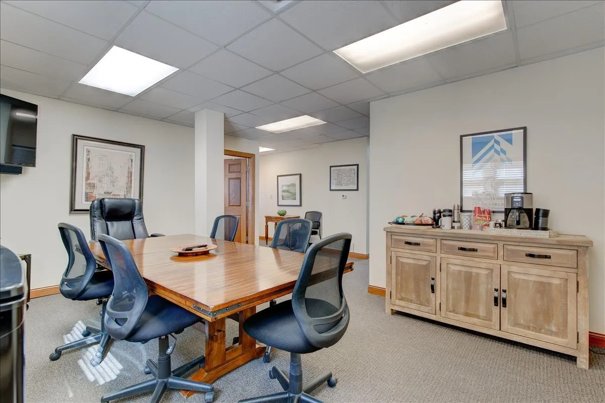 2919 1st Ave SE, Cedar Rapids, Iowa 52403 – Property Featured Image
