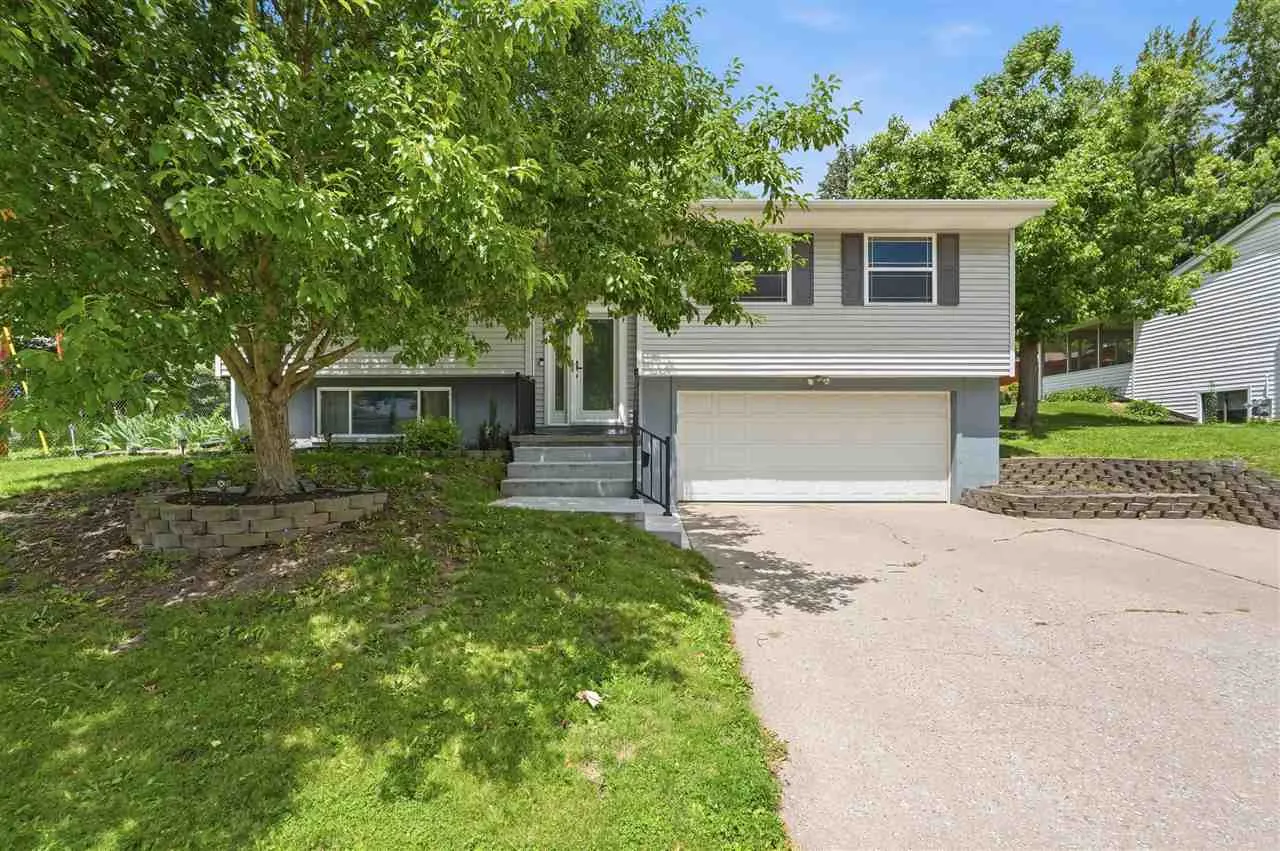 3112 E Court St, Iowa City, Iowa 52245 – Property Featured Image