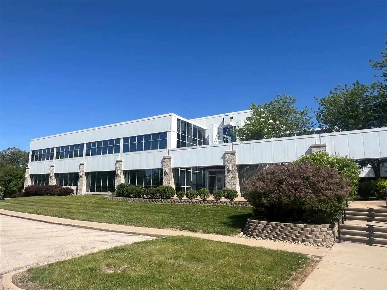 701 Tama St Bldg A, Marion, Iowa 52302 – Property Featured Image