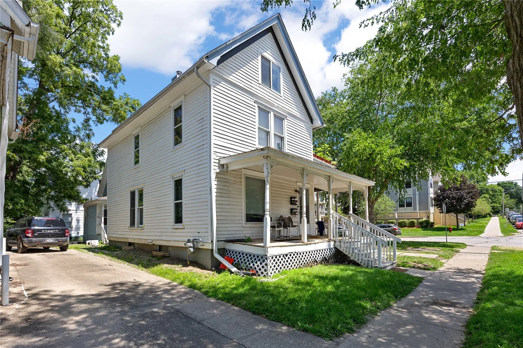 530 E Washington Street, Iowa City, Iowa 52240 – Property Featured Image