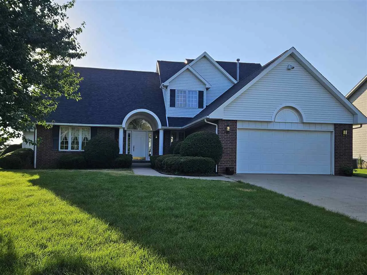 1003 9th St., Kalona, Iowa 52247 – Property Featured Image
