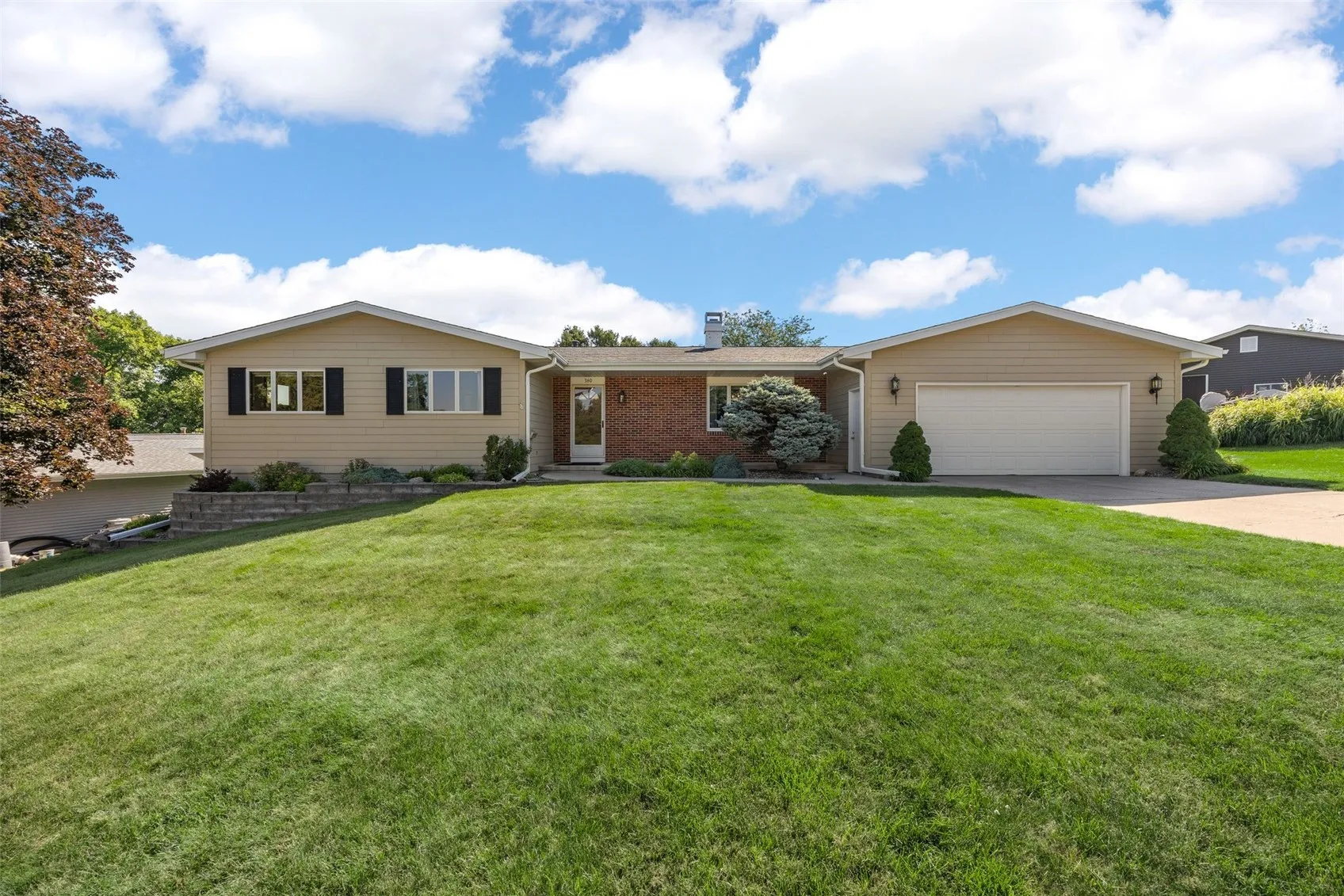 360 Parkland Drive SE, Cedar Rapids, Iowa 52403 – Property Featured Image