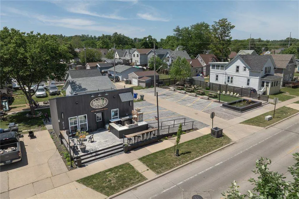 812 Ellis Blvd NW, Cedar Rapids, Iowa 52405 – Property Featured Image
