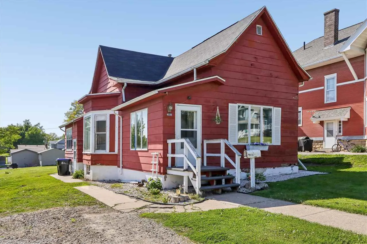 1514 7th Avenue, Belle Plaine, Iowa 52208 – Property Featured Image