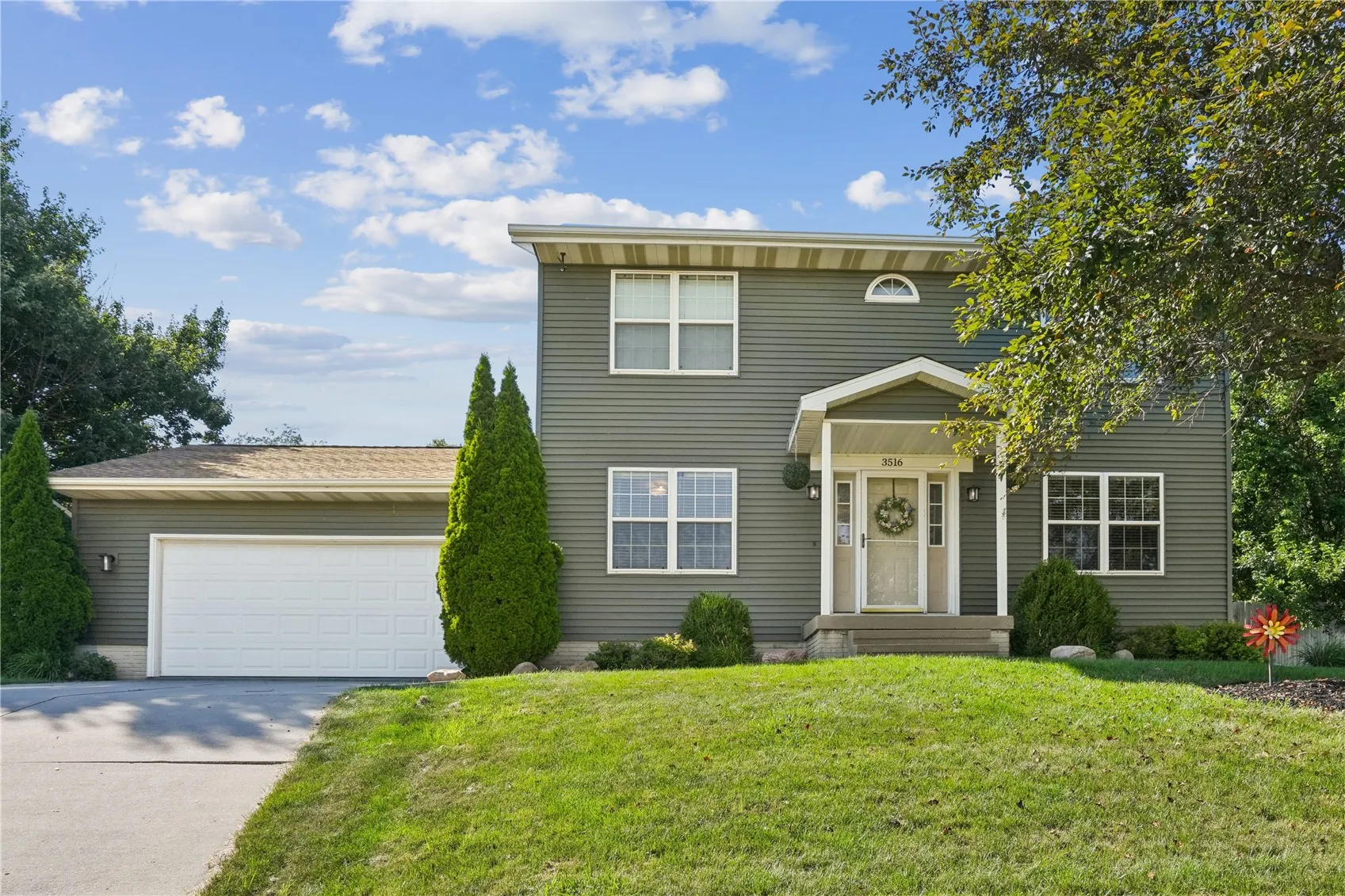 3516 Amanda Court NW, Cedar Rapids, Iowa 52405 – Property Featured Image