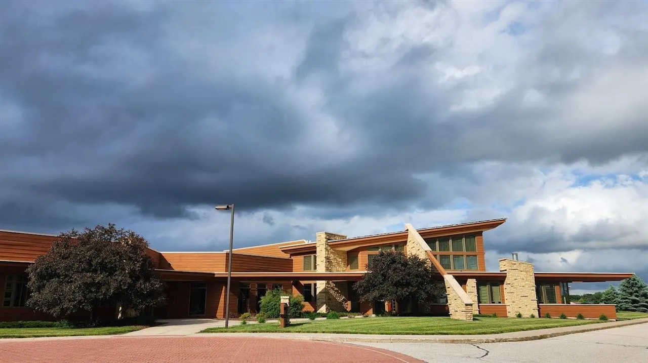 3273 Ridgeway Dr Unit C, Coralville, Iowa 52241 – Property Featured Image