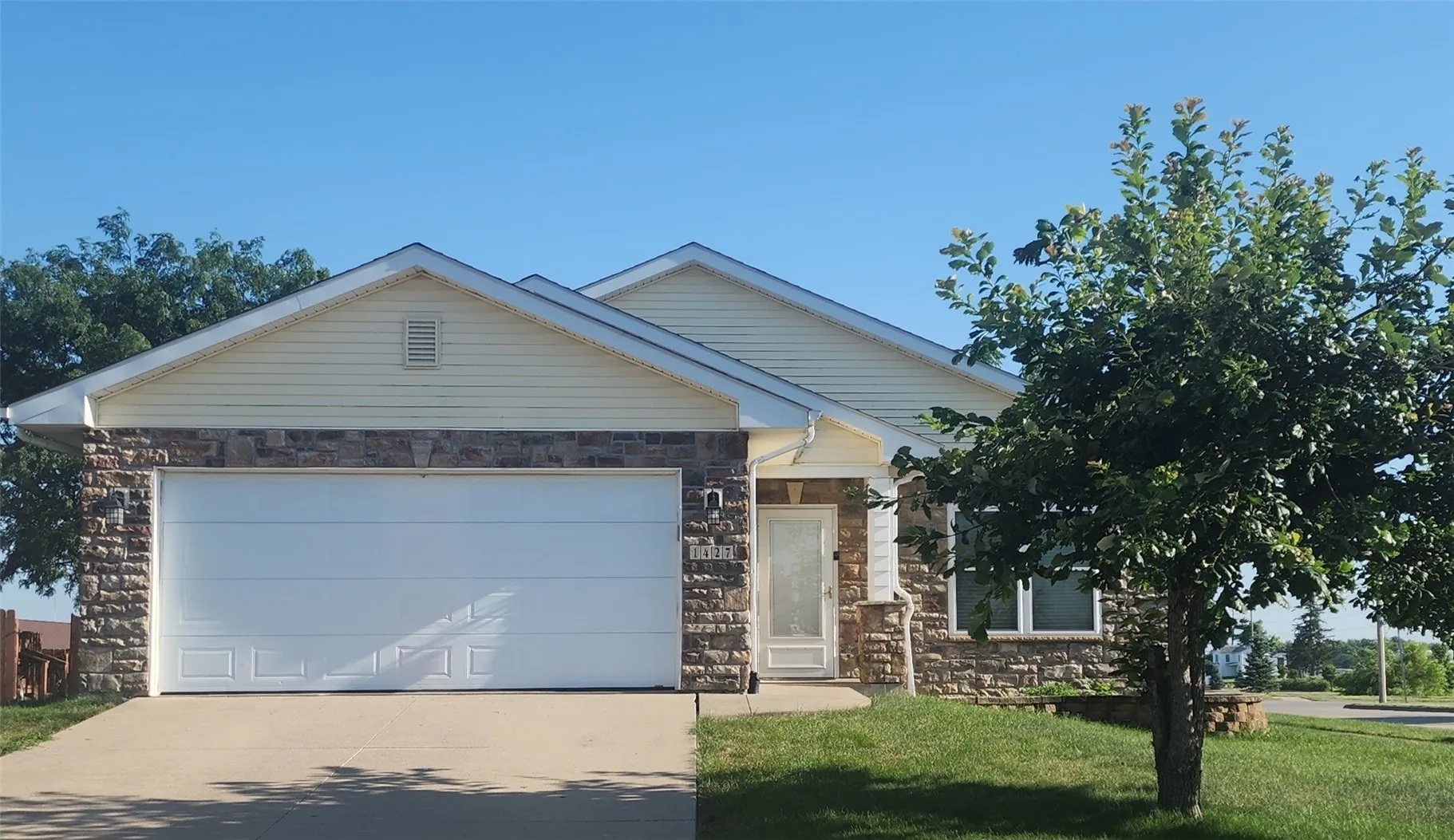 1427 Winchell Drive NE, Cedar Rapids, Iowa 52402 – Property Featured Image