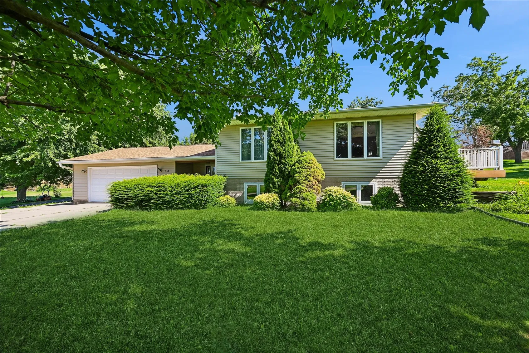 614 Line Street, Norway, Iowa 52318 – Property Featured Image