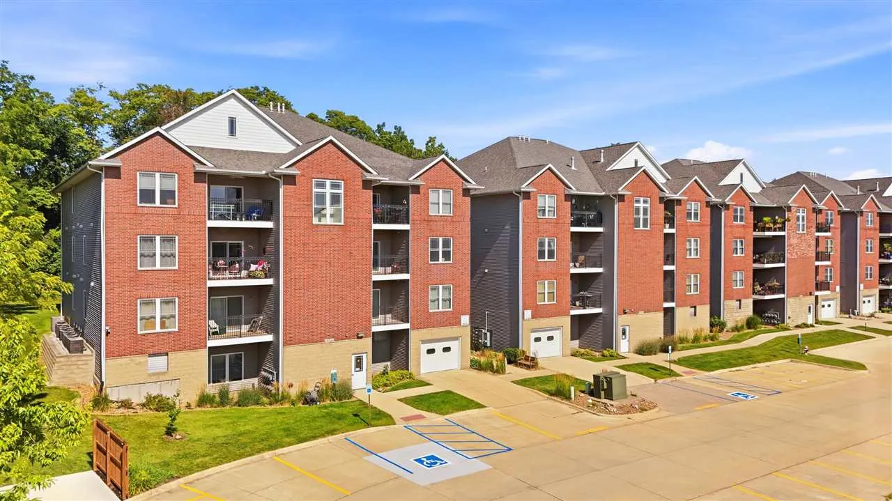 1092 Walnut Ave Unit 205, Riverside, Iowa 52327 – Property Featured Image