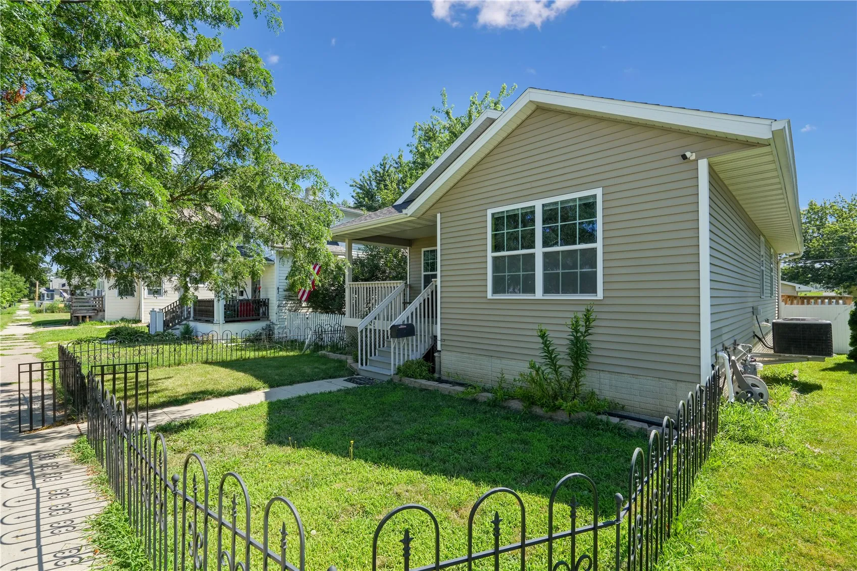 1235 N Street SW, Cedar Rapids, Iowa 52404 – Property Featured Image