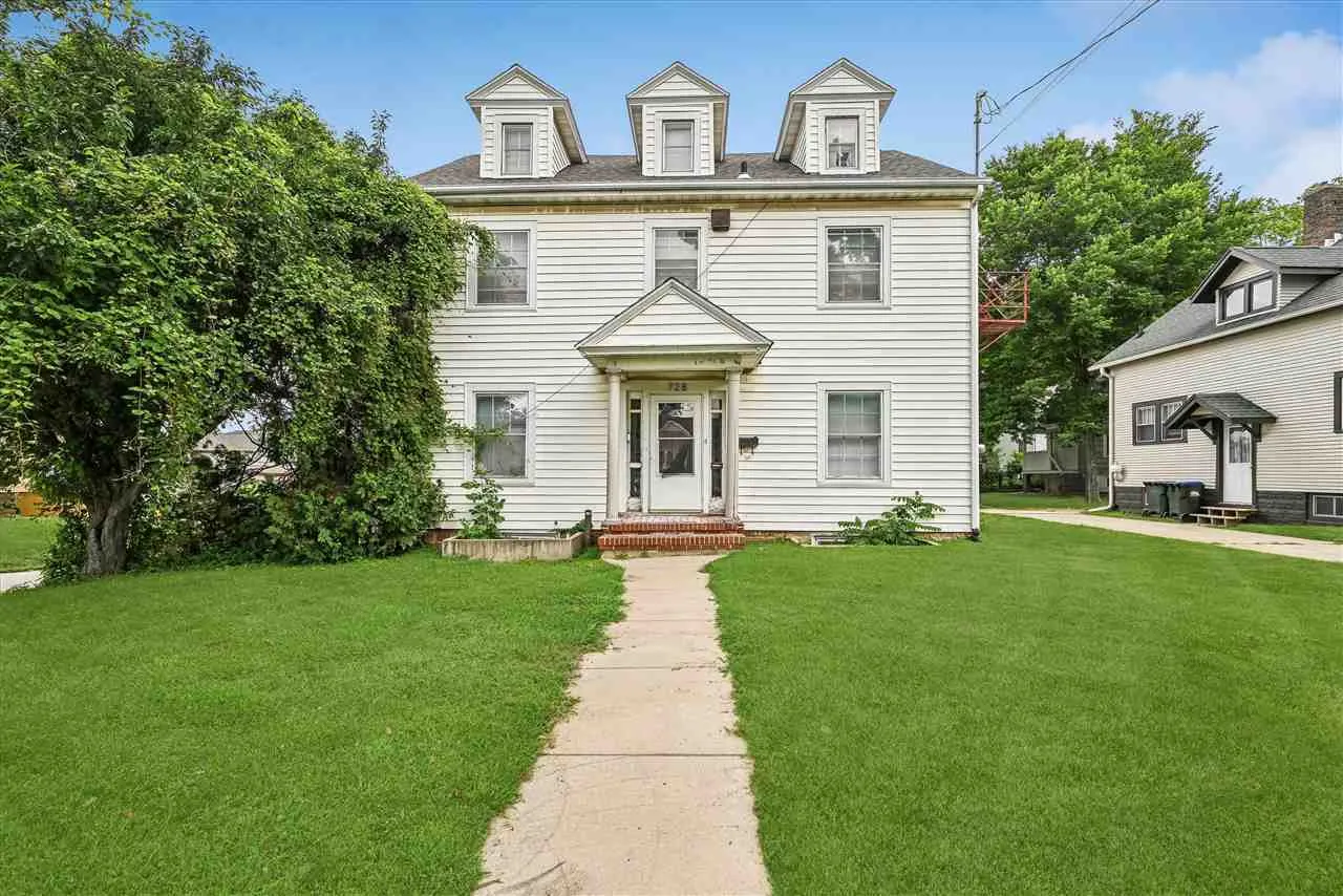 728 Bowery Street, Iowa City, Iowa 52240 – Property Featured Image