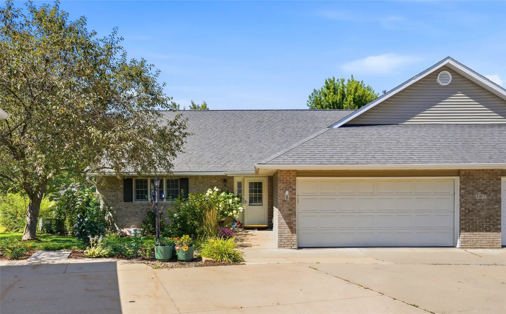507 Washington Court Unit B, Mt Vernon, Iowa 52314 – Property Featured Image