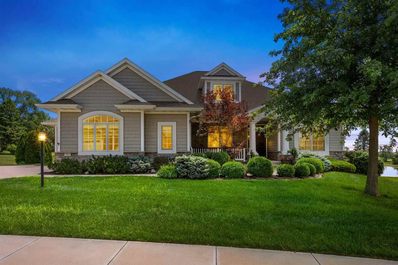 713 Sherwood, Iowa City, Iowa 52245 – Property Featured Image