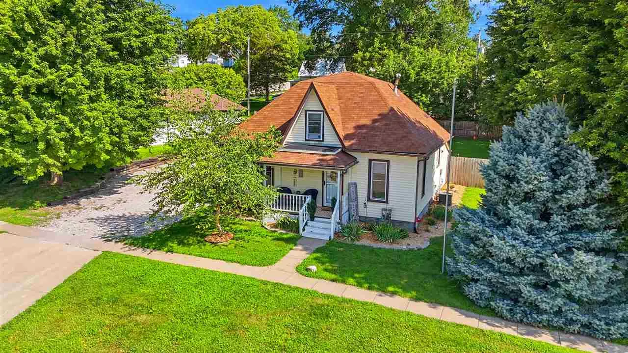 131 E 2nd St, Riverside, Iowa 52327 – Property Featured Image
