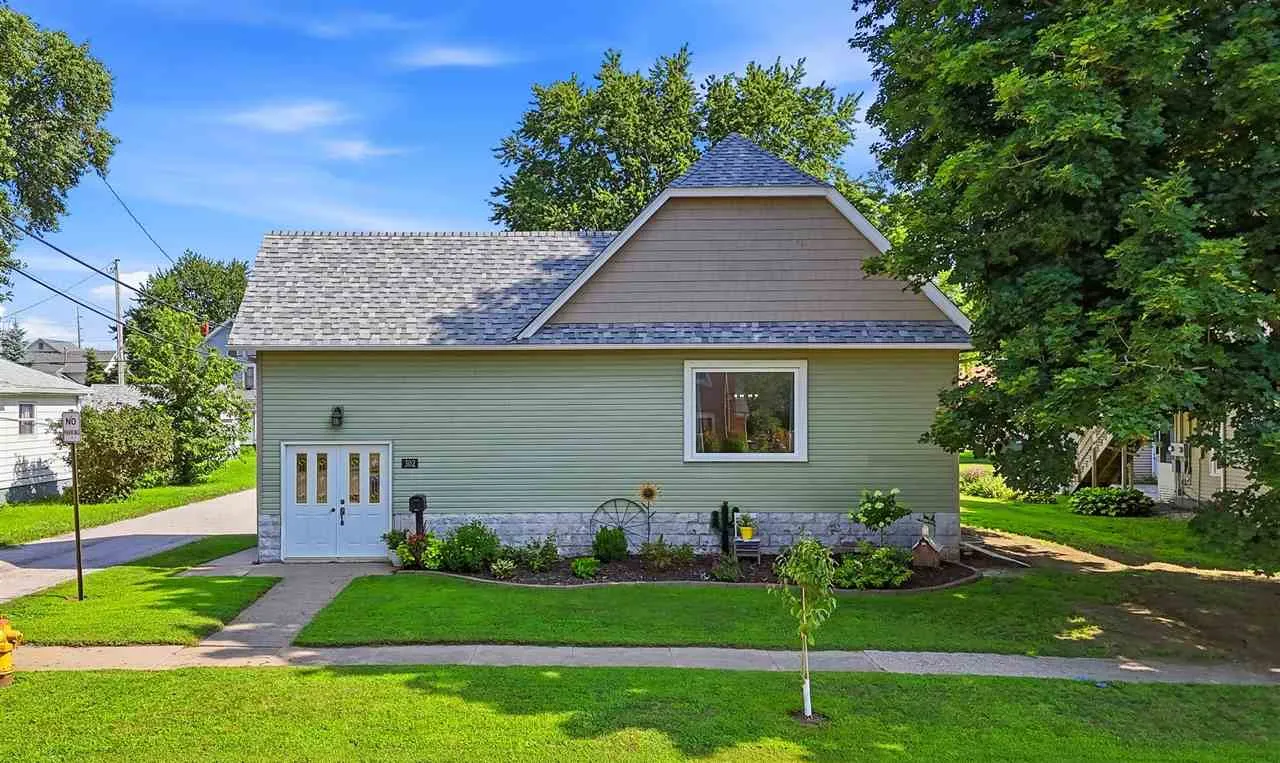 302 E 2nd St, Washington, Iowa 52353 – Property Featured Image