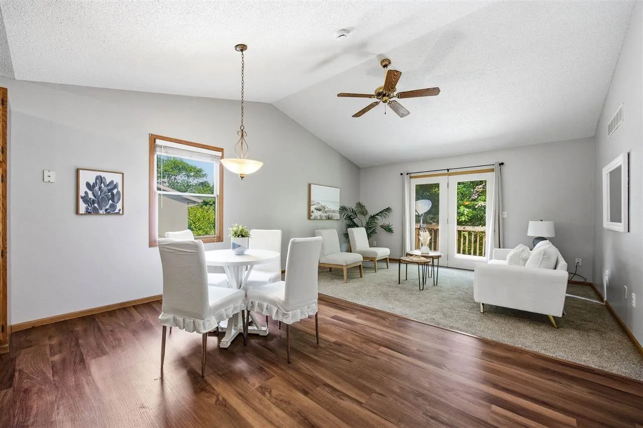 1985 South Ridge Dr, Coralville, Iowa 52241 – Property Featured Image