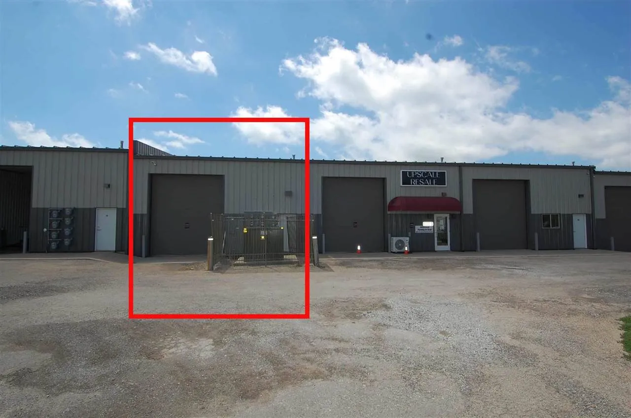 3305 SW Hwy 1 Unit 27, Iowa City, Iowa 52240 – Property Featured Image